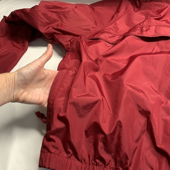 EDDIE Bauer Nylon Shell Windbreaker Packable Hidden Hood Colour Burgundy Large - Picture 9 of 13